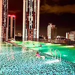 Chambers Residence City View